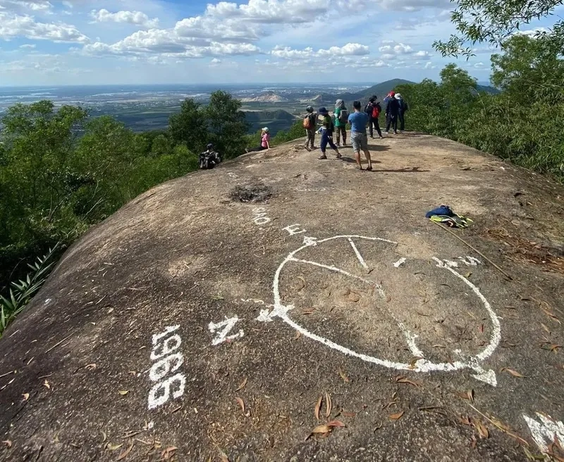 Trải nghiệm thiên nhiên hoang sơ tại núi Dinh Bà Rịa
