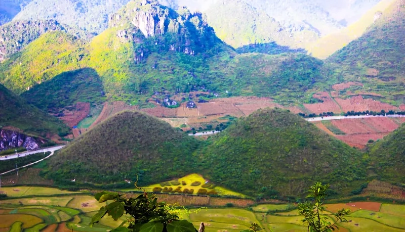 Check-in Núi Đôi Quản Bạ Hà Giang view triệu like