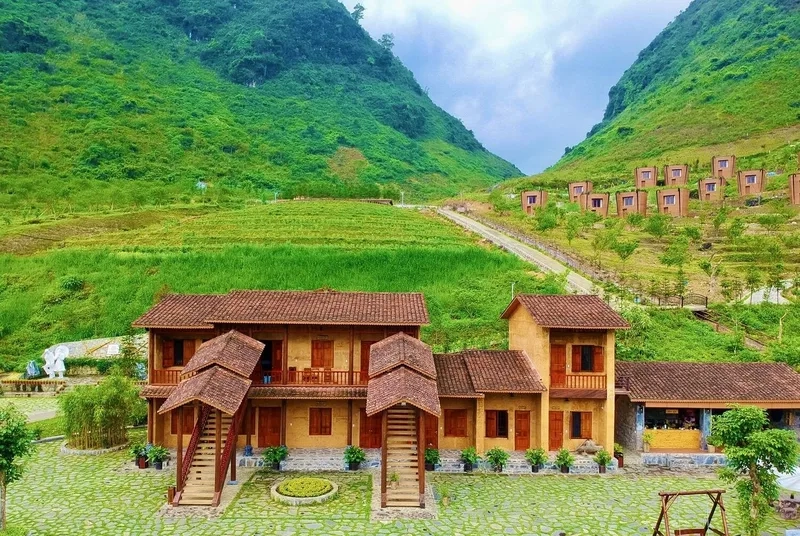 Núi Đôi Quản Bạ ảnh chụp thực tế đẹp mê hồn