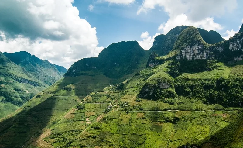 Núi Đôi Quản Bạ nổi tiếng nằm ở tỉnh nào