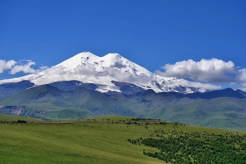 Bạn có biết núi Elbrus ở đâu không