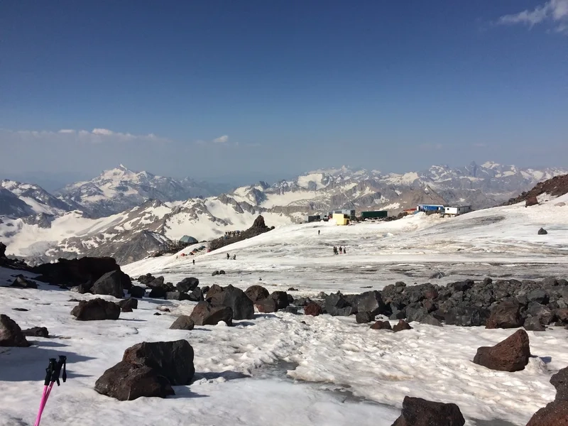 Ngắm núi Elbrus tuyết trắng xóa