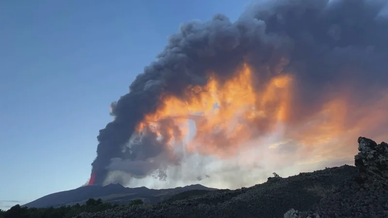 Khám phá bí ẩn ngọn núi lửa etna