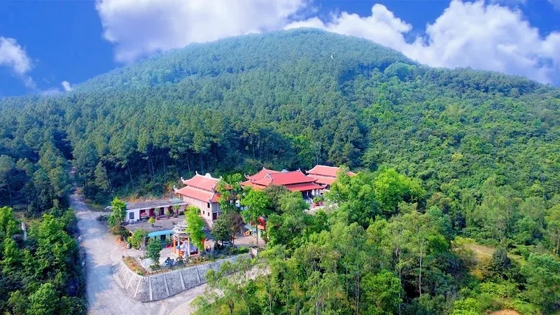 Núi Hồng Lĩnh cao bao nhiêu mét so với mực nước biển