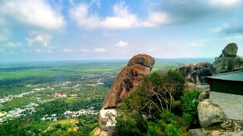 Khám phá vẻ đẹp hùng vĩ của Núi Két An Giang