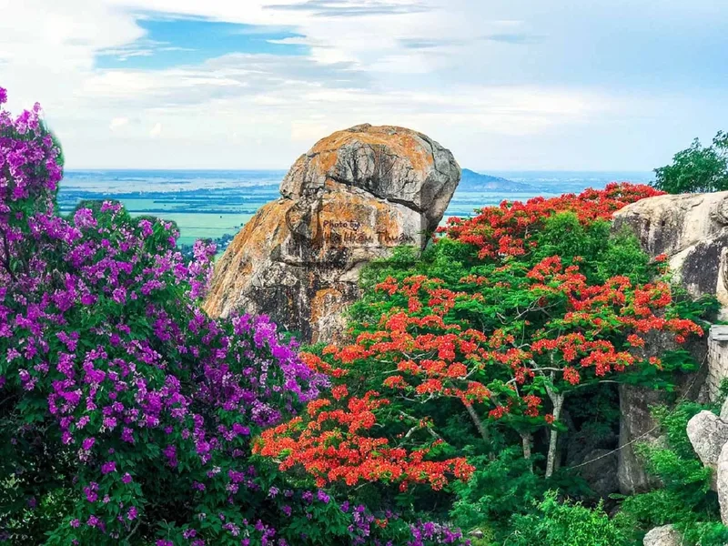 Khám phá sự tích Núi Két đầy bí ẩn