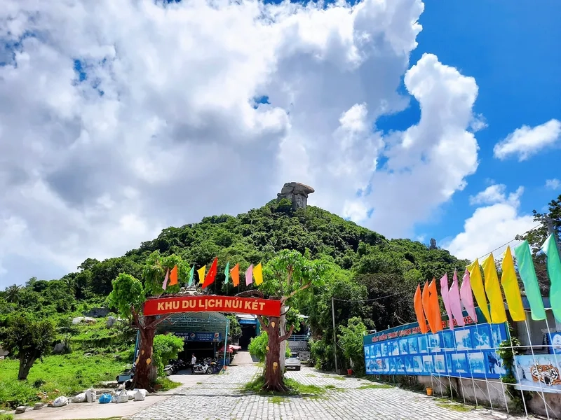 Kinh nghiệm tham quan Núi Két chi tiết nhất