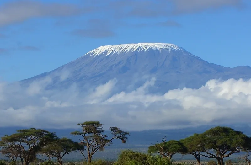 Chinh phục núi lửa Kilimanjaro đã ngừng hoạt động