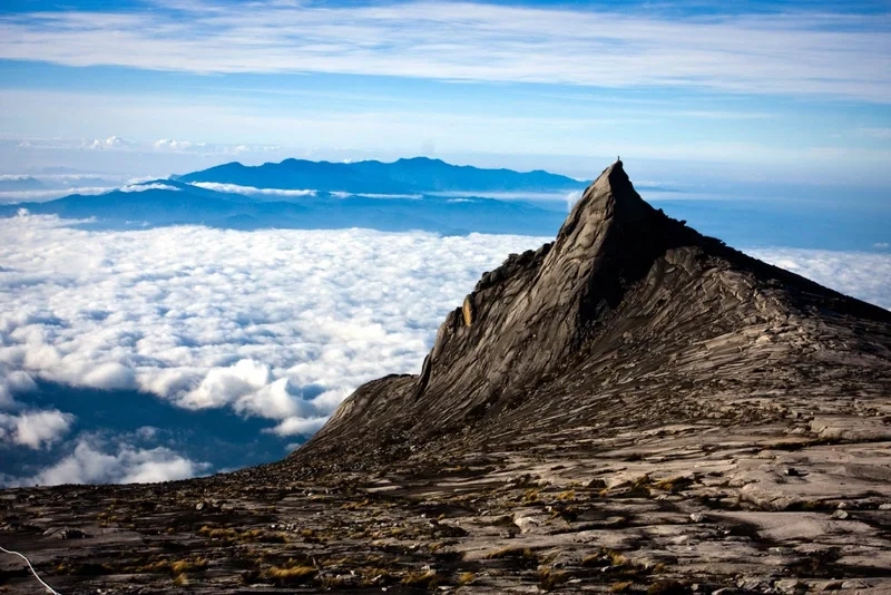 Đừng bỏ lỡ cơ hội đặt chân lên đỉnh núi kinabalu