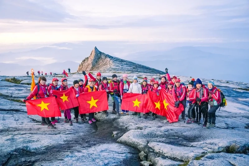 Trải nghiệm tour leo núi kinabalu đầy thử thách và thú vị