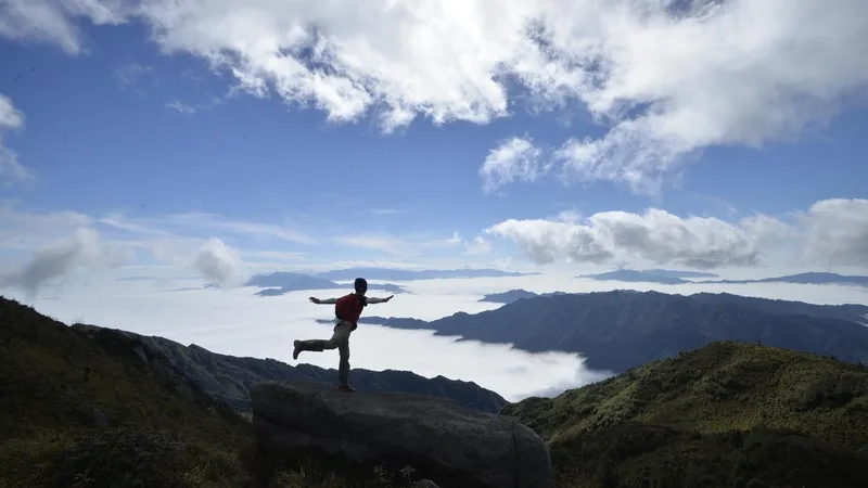 Chinh phục đỉnh núi Lùng Cúng cao nhất Yên Bái
