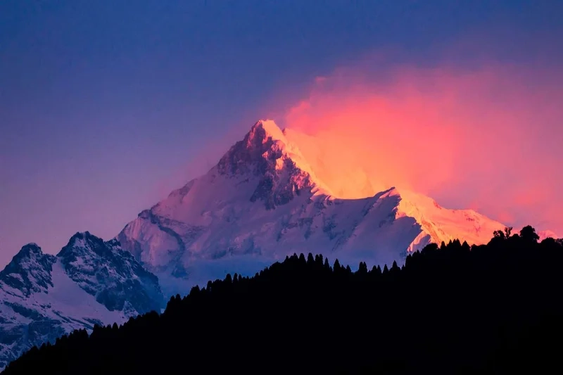 Giới thiệu đôi nét về núi Makalu