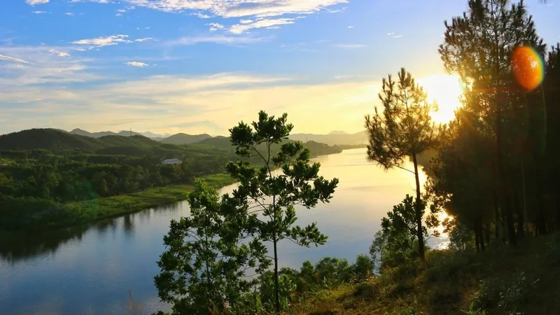 Giới thiệu đôi nét về núi Ngự Bình