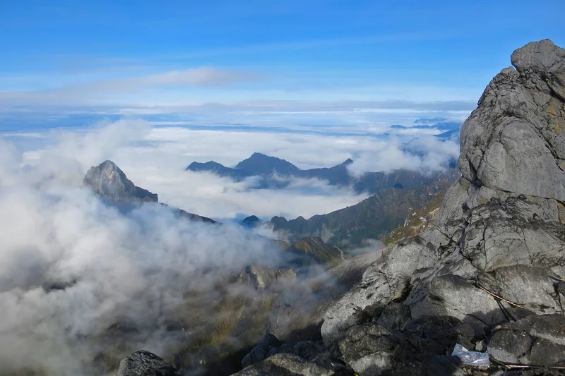 Khám phá Puncak Jaya đỉnh núi cao nhất Indonesia