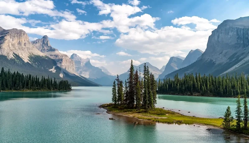 Trải nghiệm du lịch độc đáo tại núi Rocky ở đâu đó