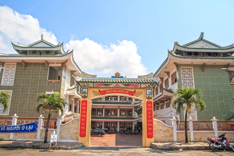 Tìm về chốn linh thiêng chùa Bà núi Sam Châu Đốc