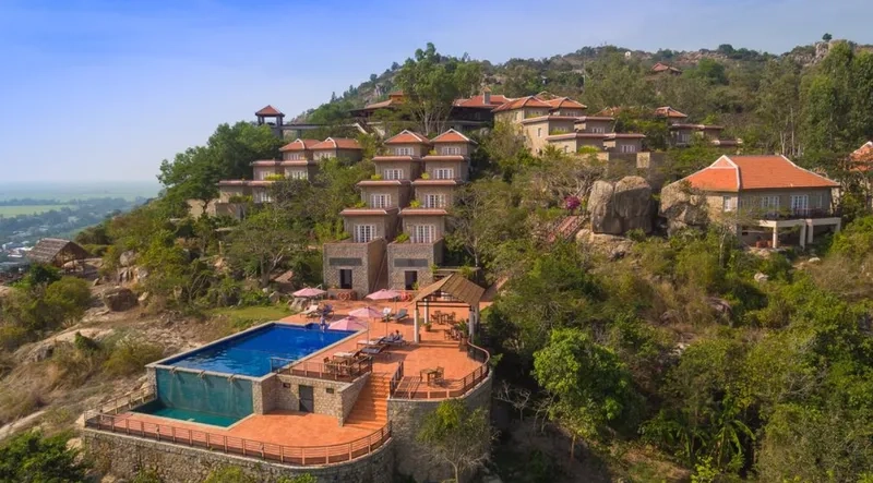 Điểm đến không thể bỏ lỡ núi Sam thành phố Châu Đốc An Giang