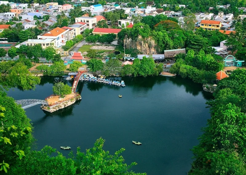 Hành trình thú vị cùng khu du lịch núi Sập