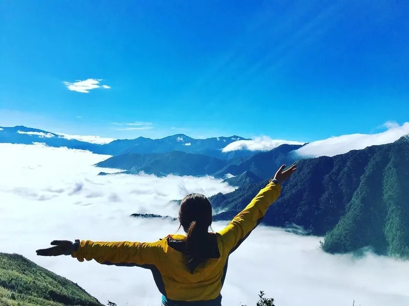 Trải nghiệm cảm giác mạnh khi leo tà chì nhù giữa thiên nhiên hùng vĩ