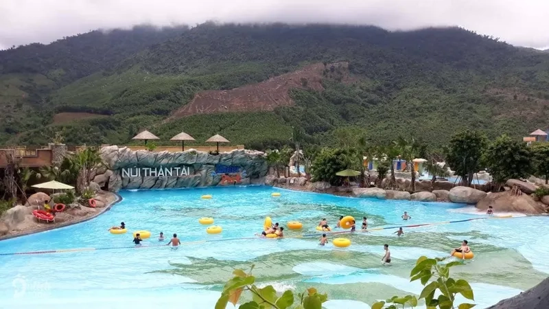 Khám phá trải nghiệm độc đáo ở công viên suối khoáng nóng núi Thần Tài