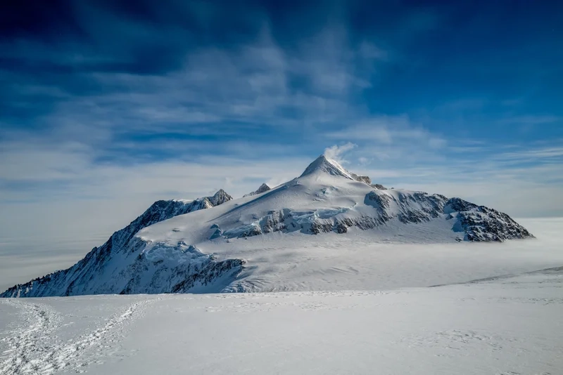 Chinh phục núi Vinson Nam Cực và cảm nhận sức mạnh thiên nhiên