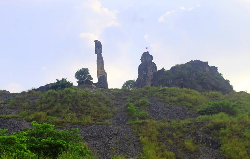 Câu chuyện về Núi Vọng Phu ý nghĩa sâu sắc