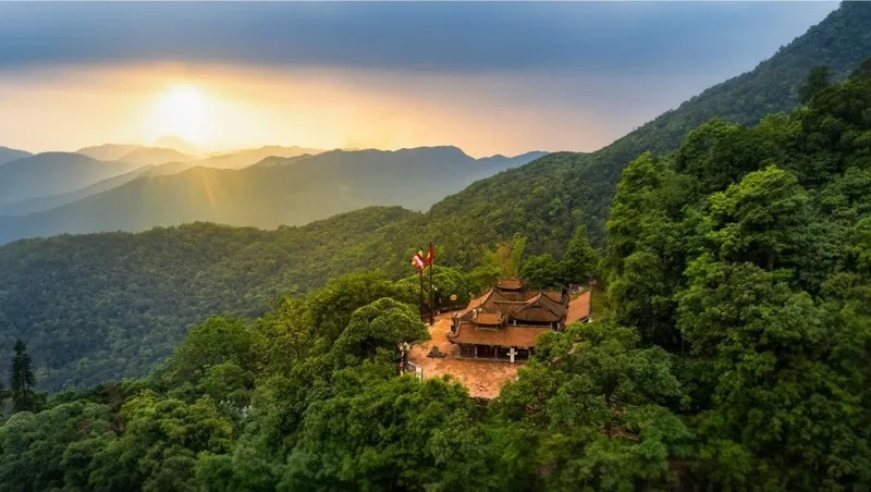 Giới thiệu đôi nét về núi Yên Tử 