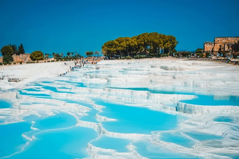 Thư giãn bên khung cảnh tuyệt đẹp của pamukkale lake