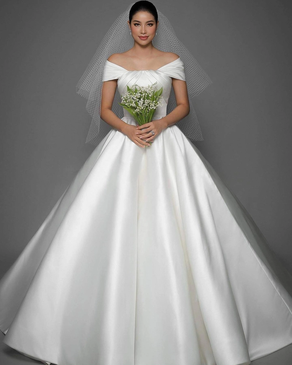 Phạm Hương Hoa Hậu đăng quang và gây ấn tượng