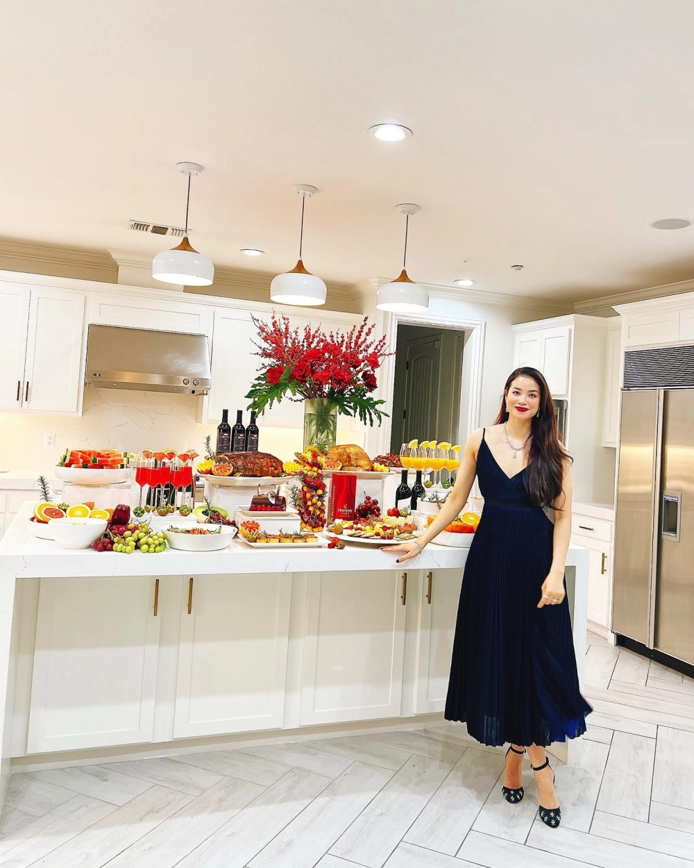 Phạm Hương nổi bật và thu hút người hâm mộ