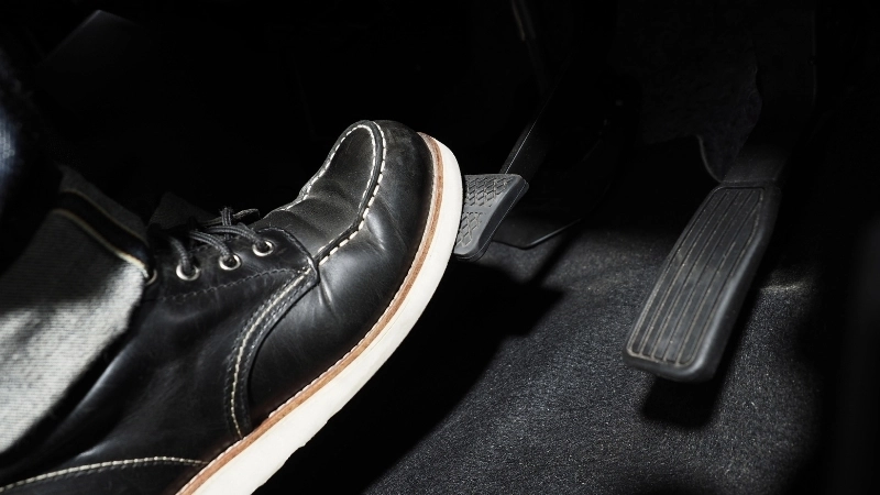 Cách khắc phục tình trạng phanh ô tô kêu khi đạp