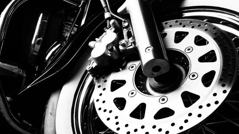 Nguyên nhân khiến phanh xe máy bị bó
