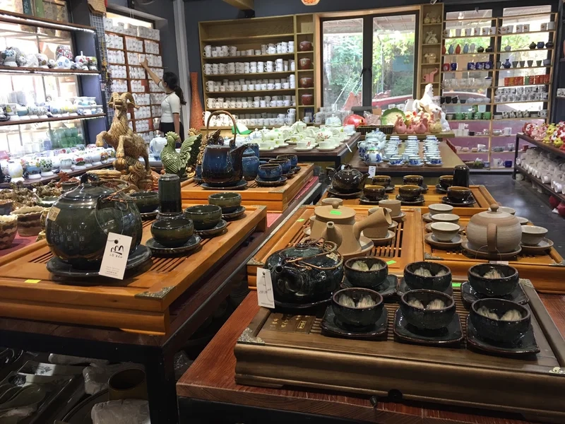 Tìm hiểu văn hóa thủ công tại làng gốm bát tràng nằm ở đâu