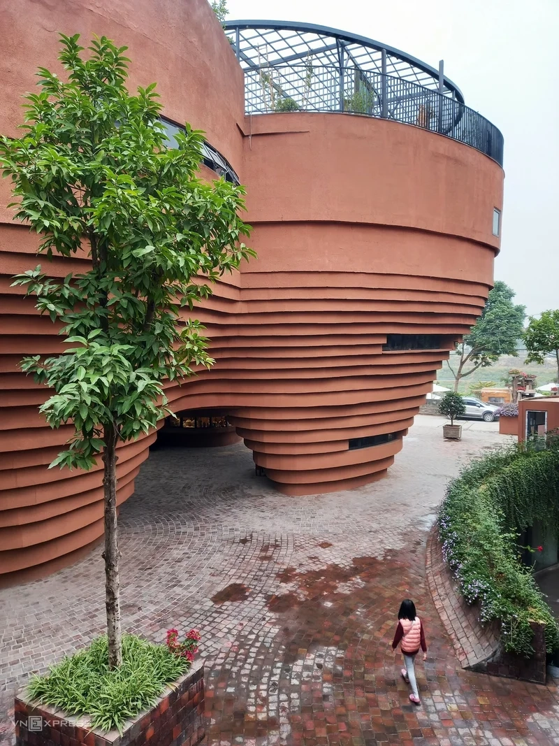 Ghi lại hành trình tại vị trí làng gốm bát tràng