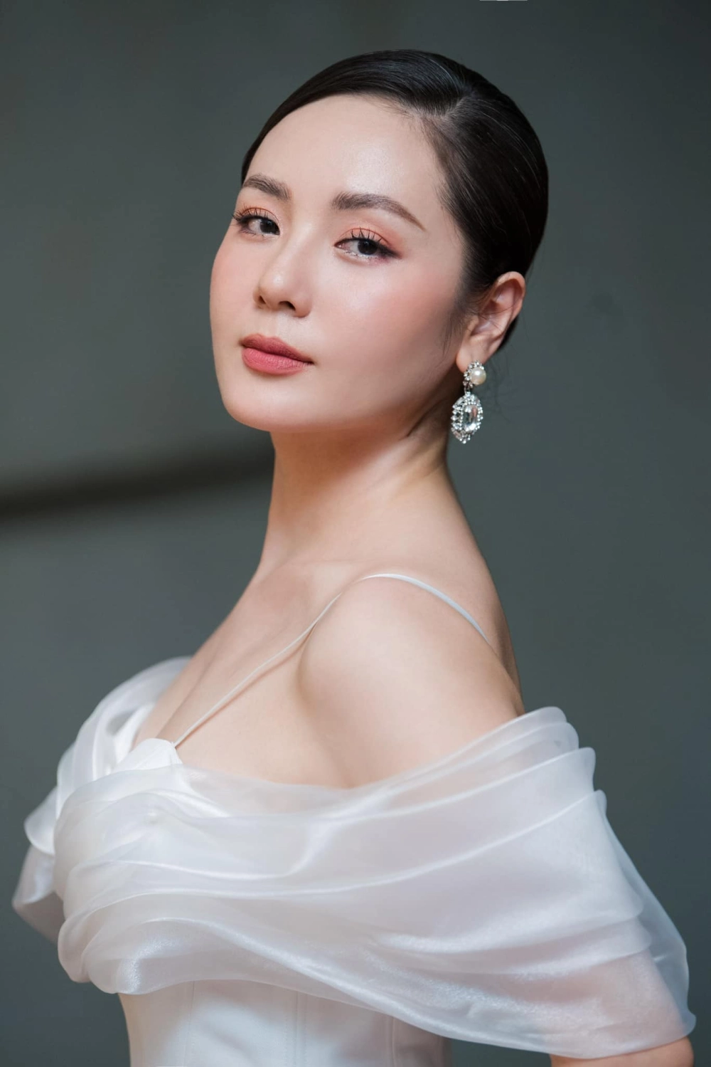Phương Linh nữ ca sĩ sở hữu giọng hát diva đầy nội lực của Vpop