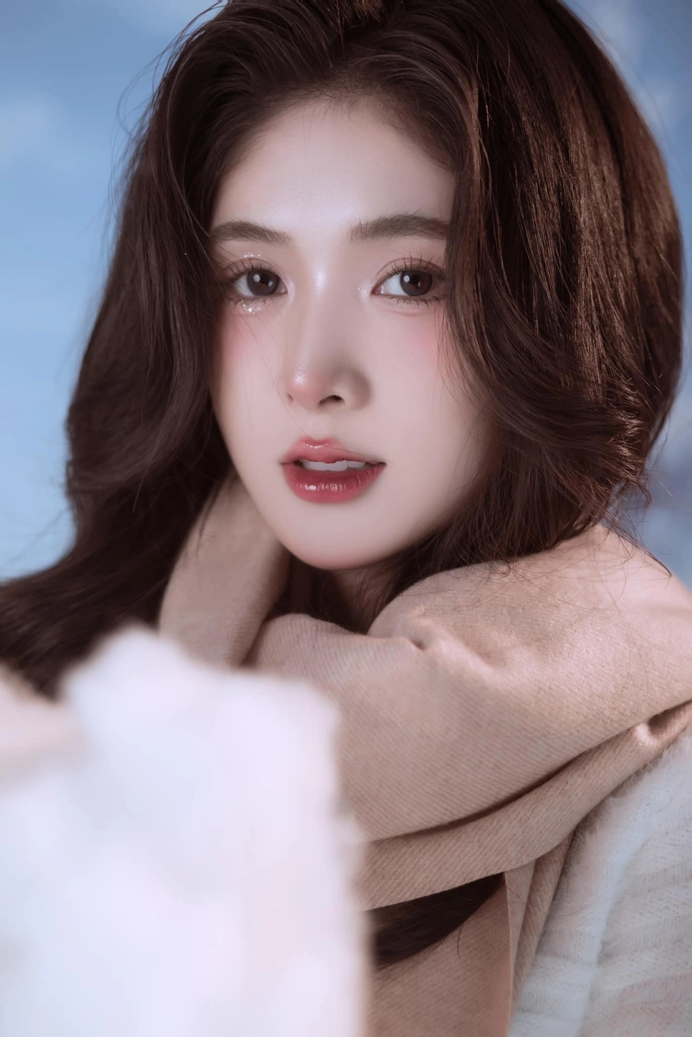 Ảnh em gái dễ thương tràn đầy năng lượng và sức sống