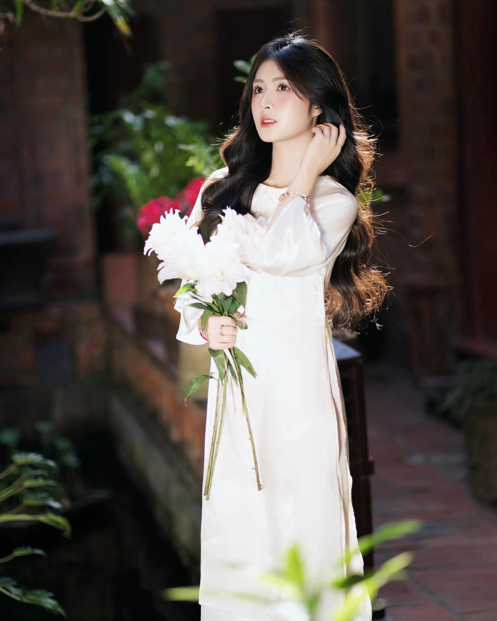 Quỳnh Alee tiếp rượu và những tin đồn thất thiệt trong quá khứ