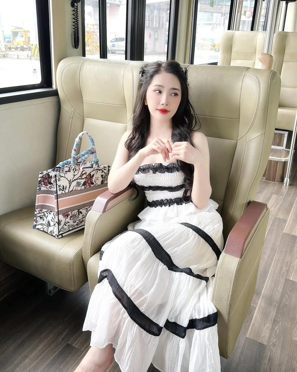 Quỳnh Nga là ai cô là ca sĩ, diễn viên nổi tiếng với biệt danh Cá sấu chúa