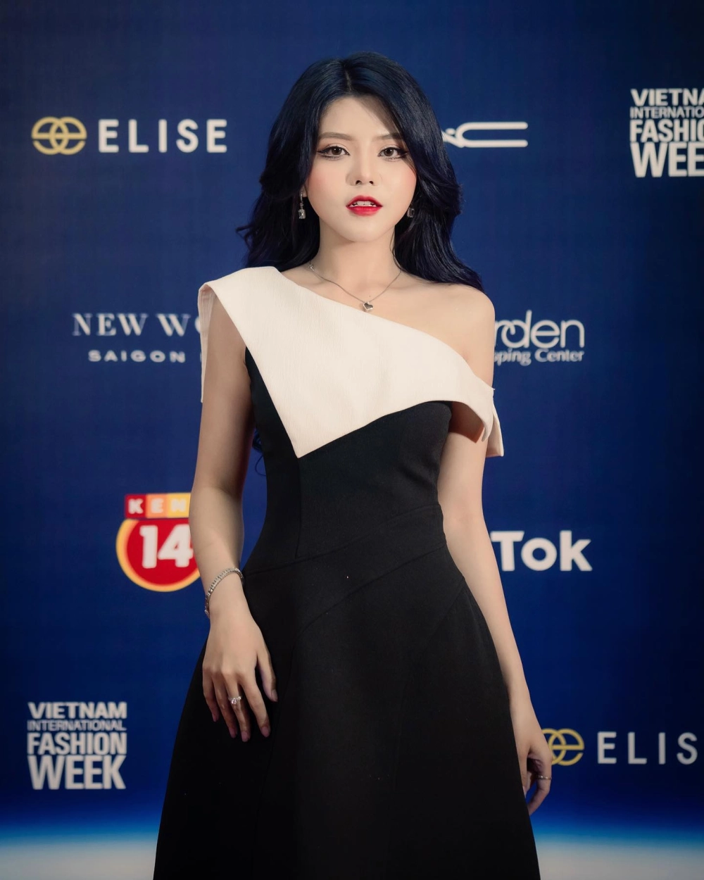 Reency Ngô official và các tài khoản mạng xã hội chính thức