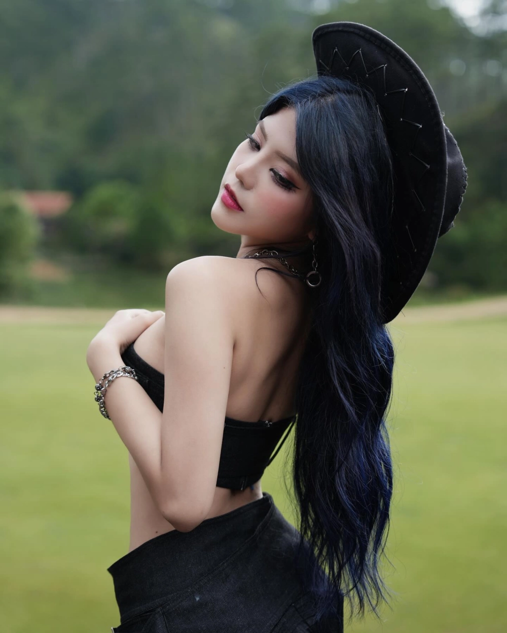 Reency Ngô tên thật là gì tên thật của cô là Ngô Thùy Linh