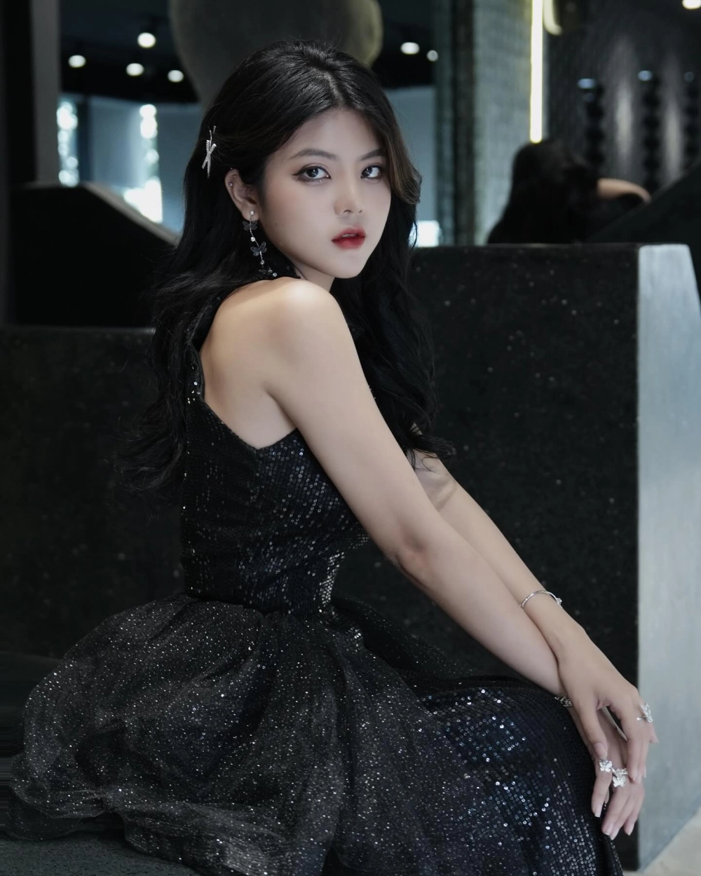 Reency Ngô bao nhiêu tuổi và nhan sắc xinh đẹp, trưởng thành