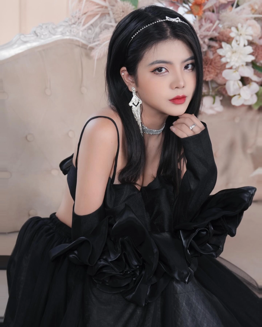 Reency Ngô ma cà rồng và những video cosplay, biến hình ấn tượng