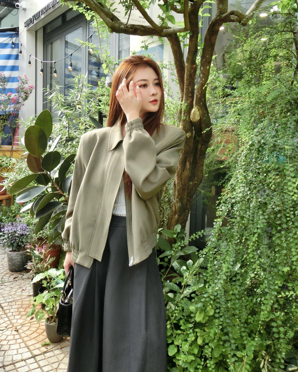 Ribi Sachi là ai cô là nữ diễn viên chính và là hot girl của FAPTV