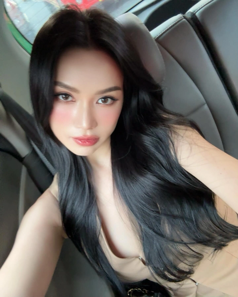 Sĩ Thanh tập yoga và bí quyết giữ gìn vóc dáng nóng bỏng