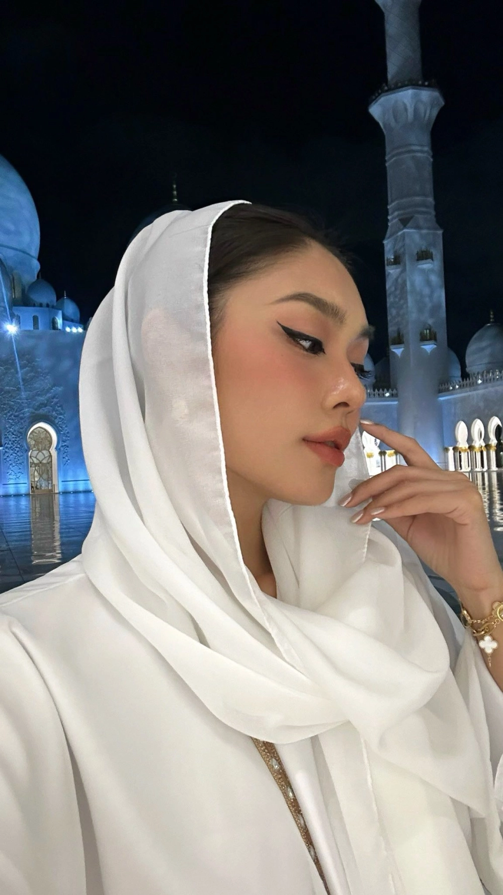 Thảo Nhi Lê cao bao nhiêu và vóc dáng nhỏ nhắn nhưng đầy gợi cảm