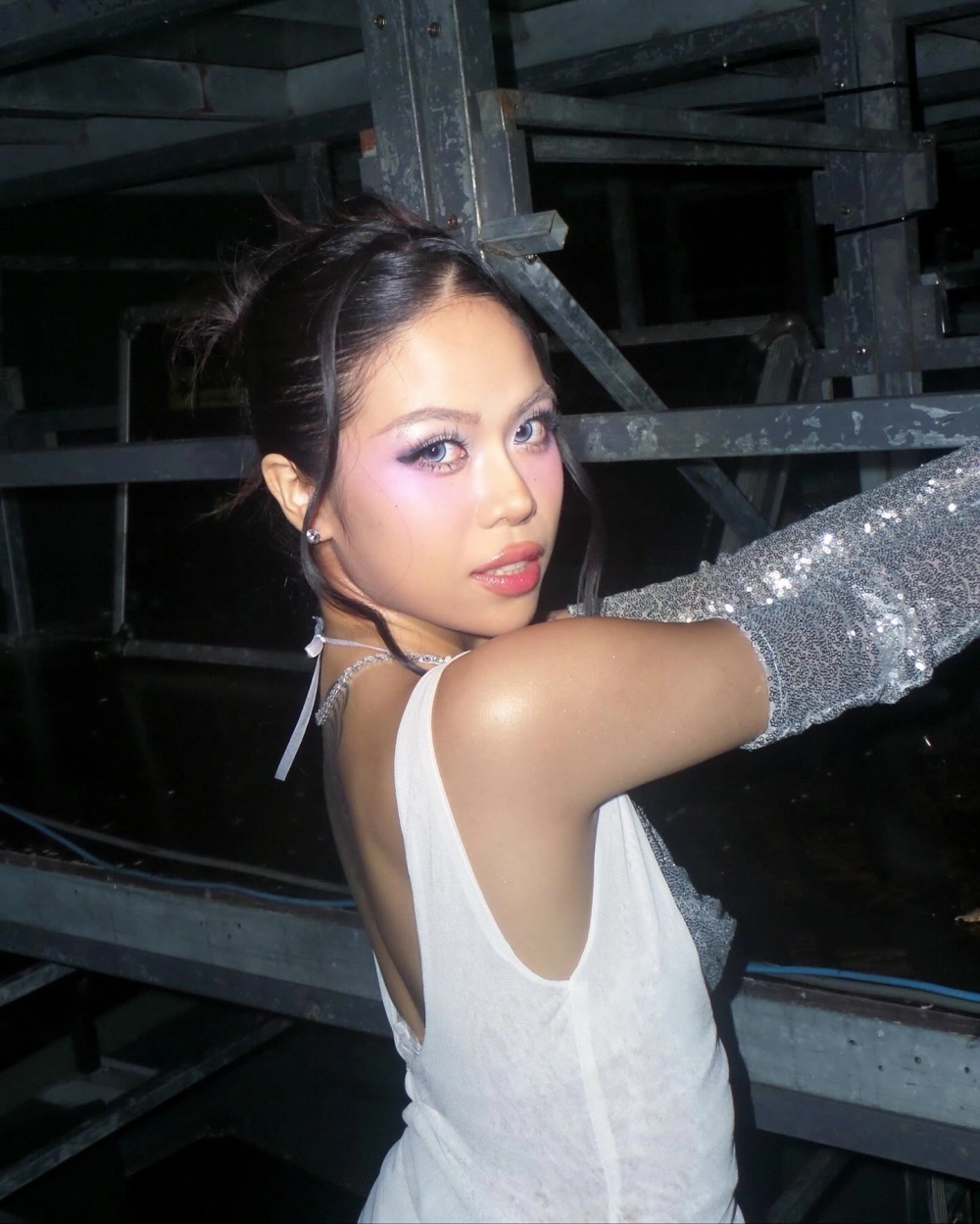 Người điên tlinh ca khúc thể hiện cá tính âm nhạc nổi loạn