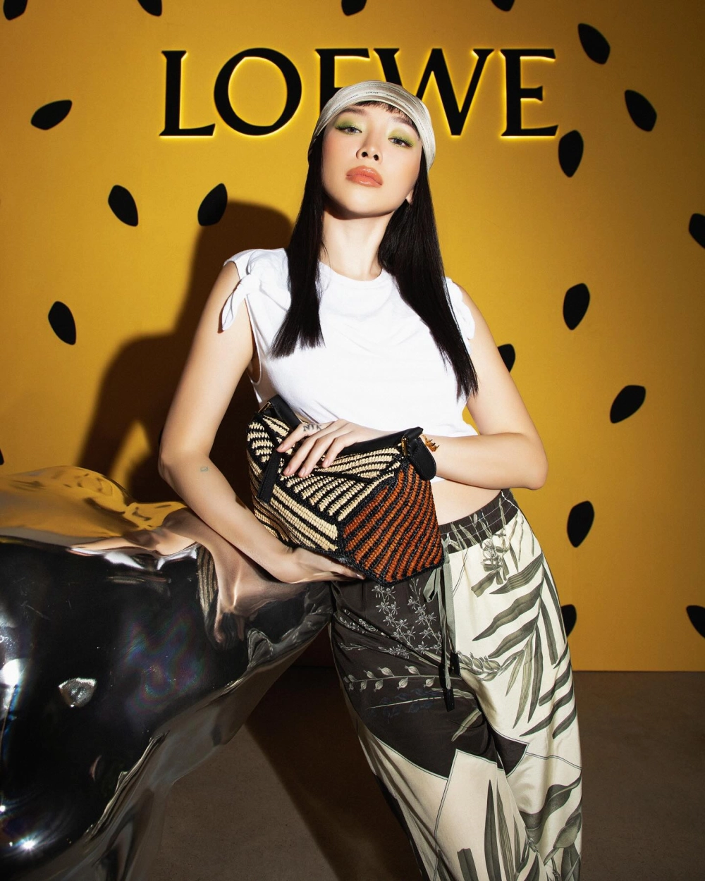 Karaoke Tóc Tiên hát lại những bản hit đình đám của nữ ca sĩ