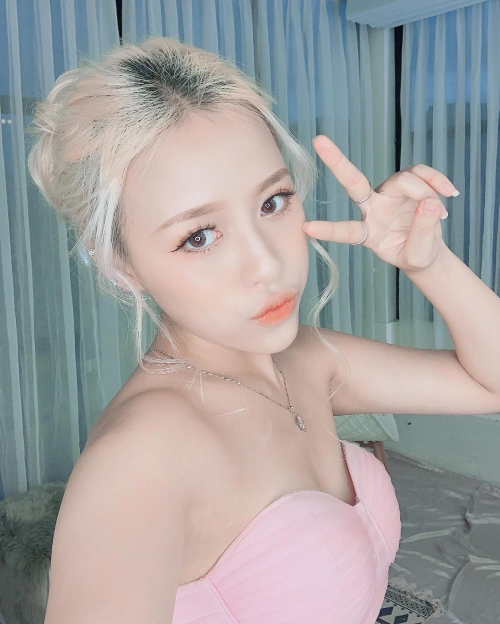 Trà Đặng Trâm Đô sinh năm bao nhiêu cả hai đều sinh năm 1998