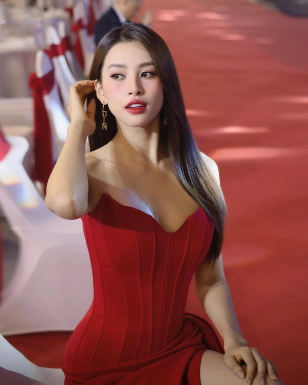 Tiểu Vy hoa hậu Việt Nam 2018 và nhan sắc tỷ lệ vàng hiếm có