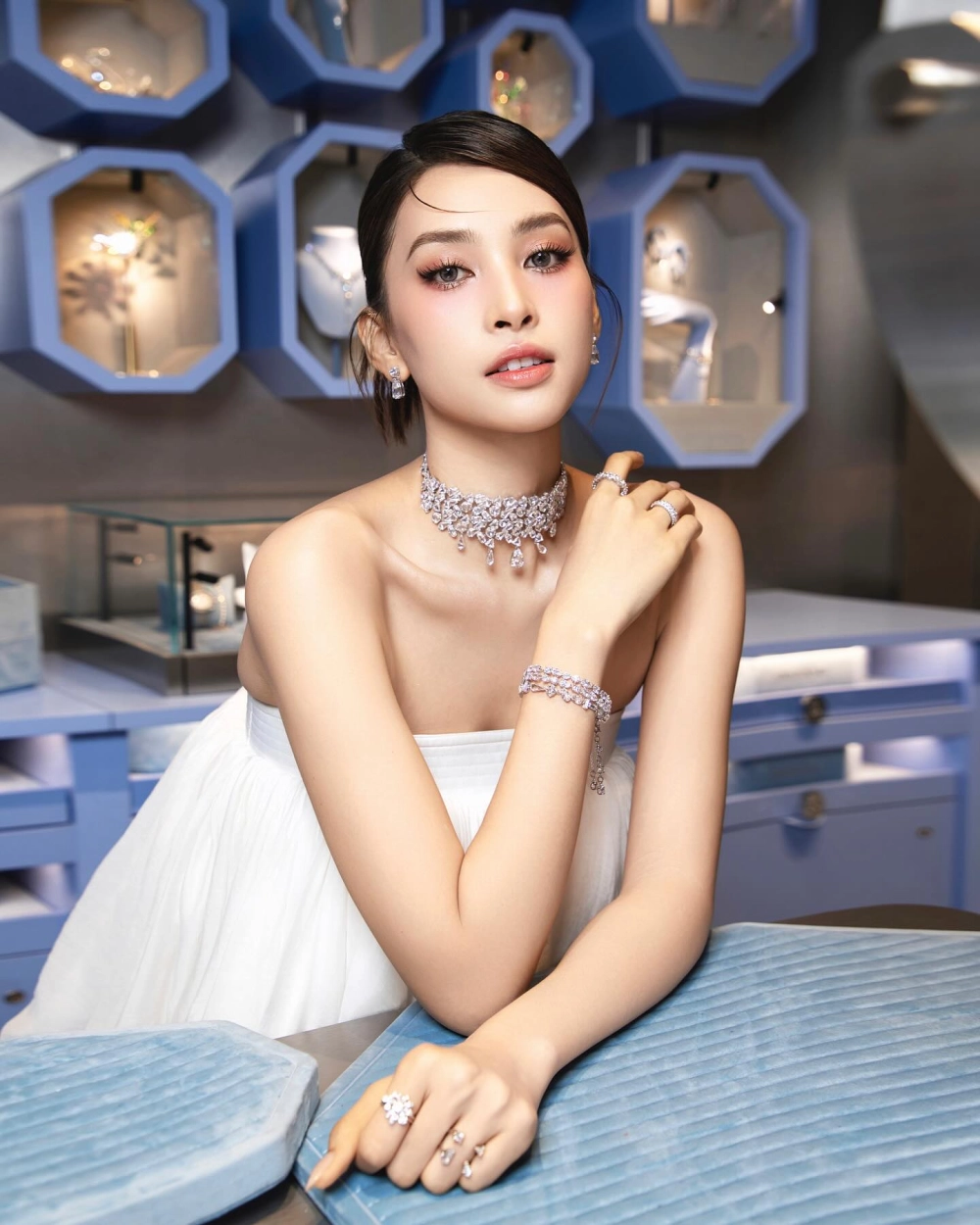 Trần Tiểu Vy và sự nghiệp thăng hạng sau khi kết thúc nhiệm kỳ